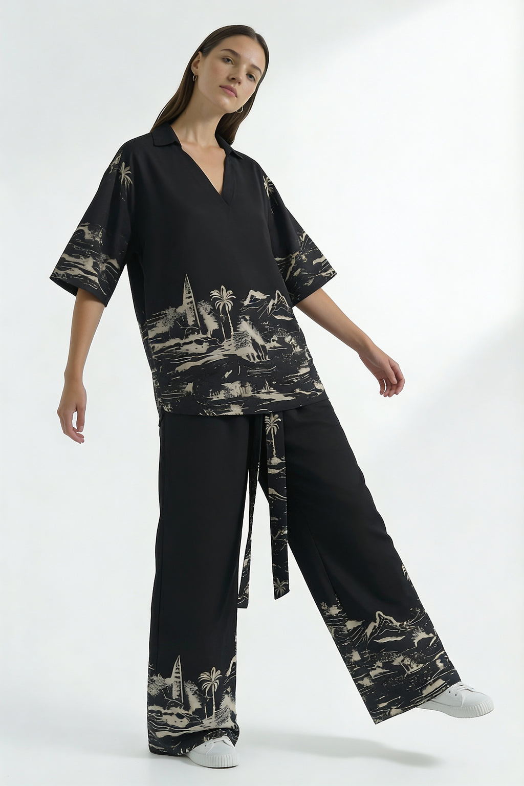 Wayfarer Resort Top Black