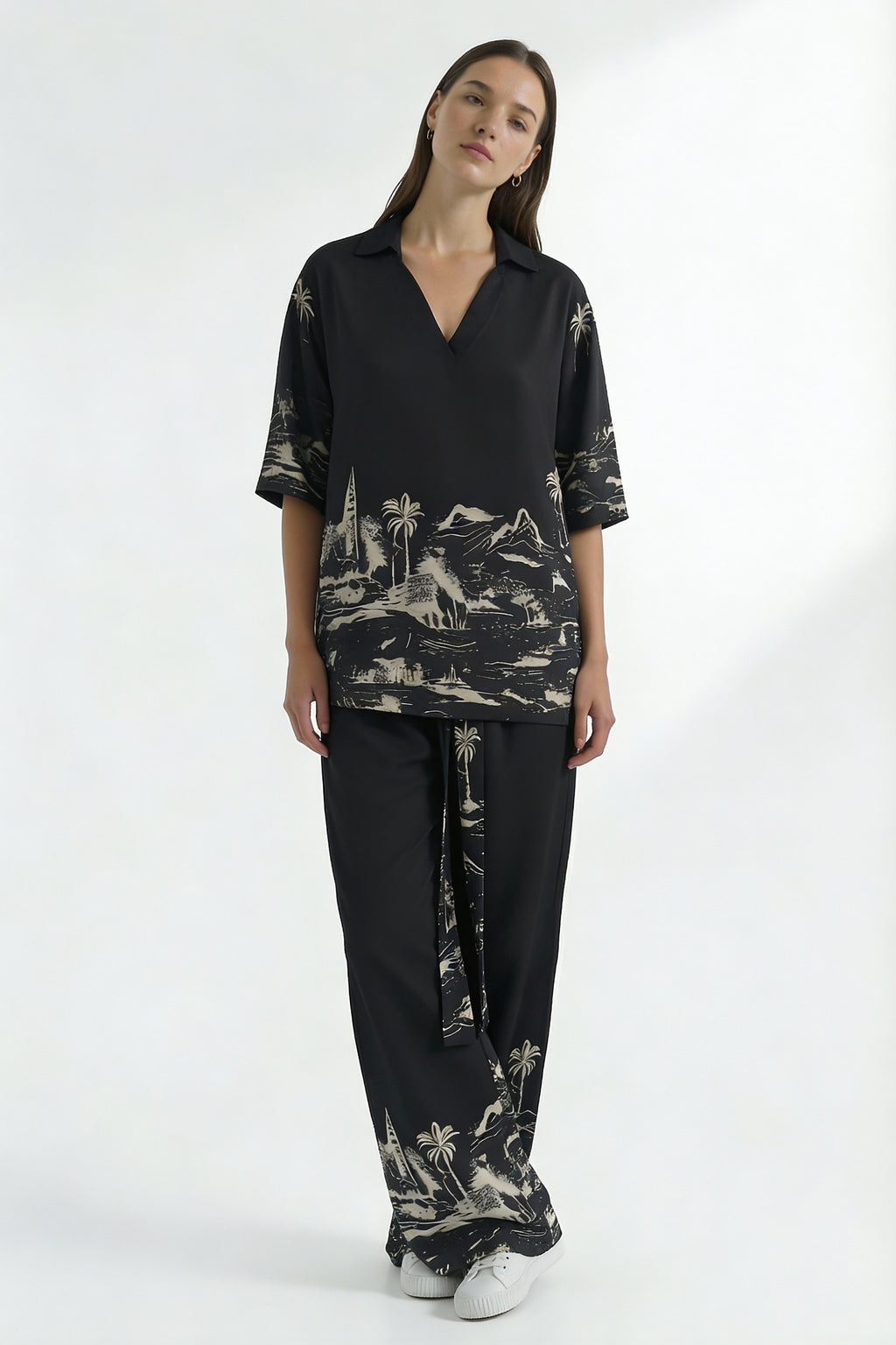 Wayfarer Resort Top Black