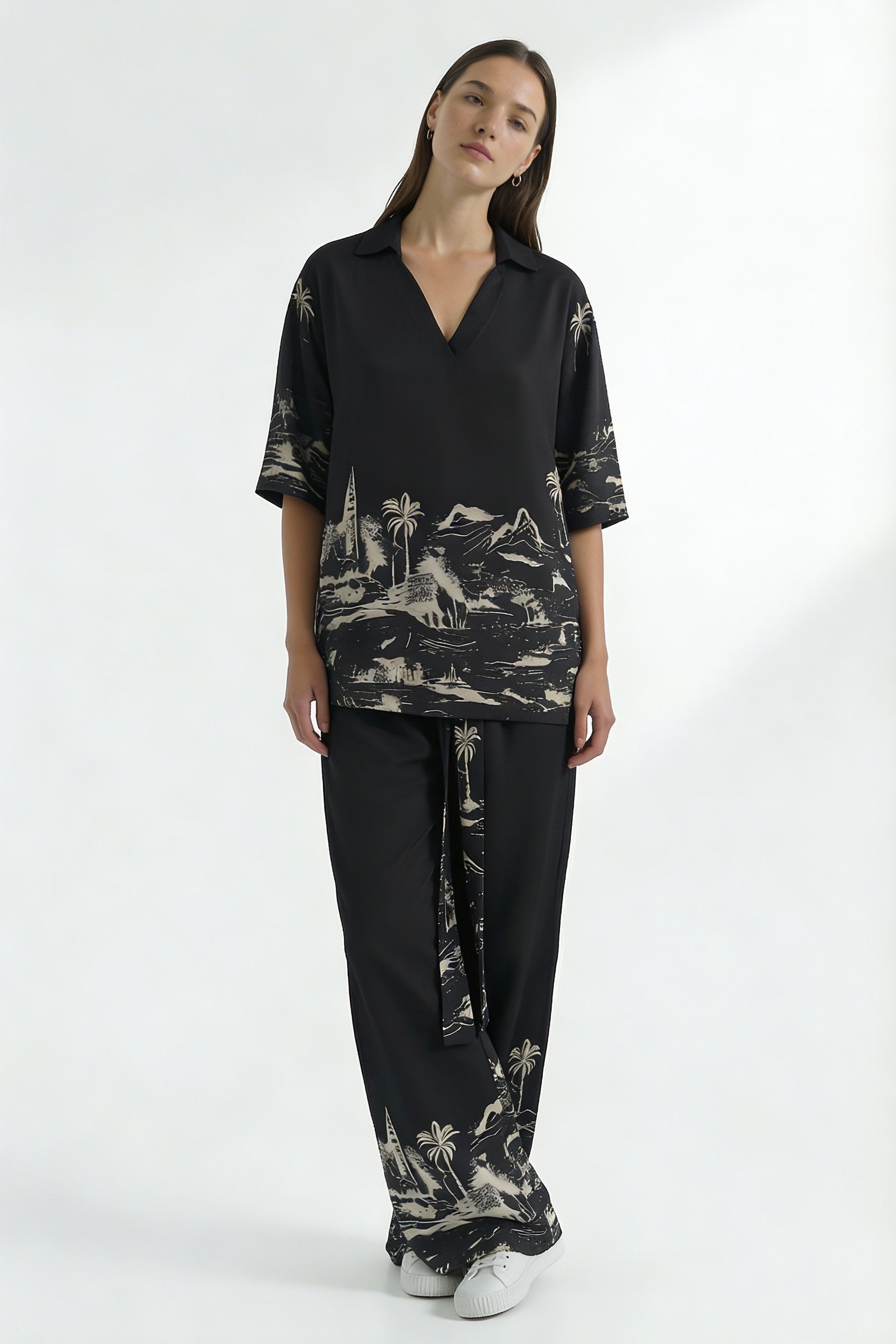 Wayfarer Resort Top Black