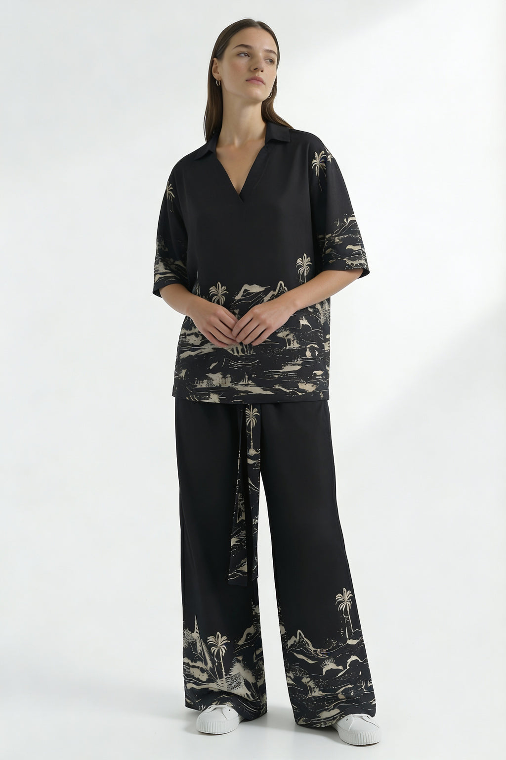 Wayfarer Resort Top Black