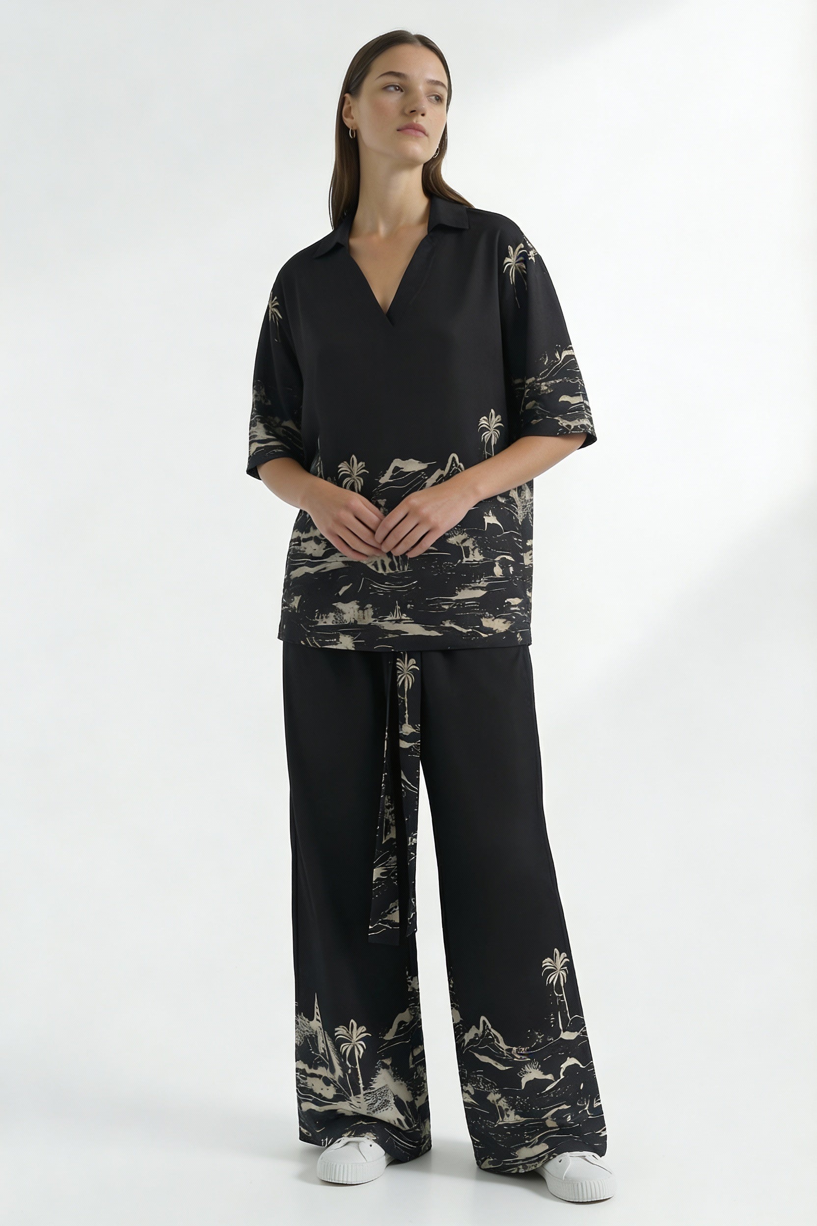 Wayfarer Resort Top Black